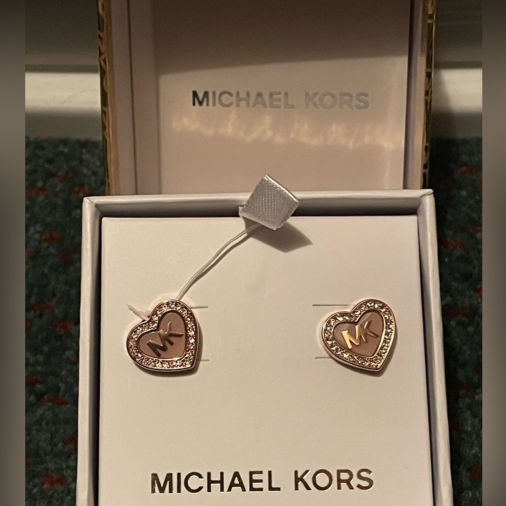 🎁🎄 Michael Kors Heart Earrings 🎁🎄